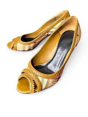 🛍️ Burberry Authentic Tan Peep-Toe Leather Heels with House Check Accents